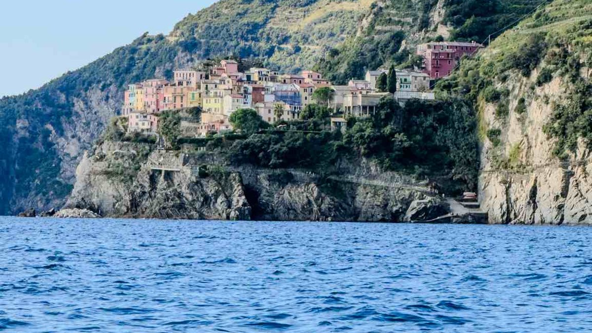 A complete guide to drinking in Italy's Cinque Terre - drinking italy cinque terre