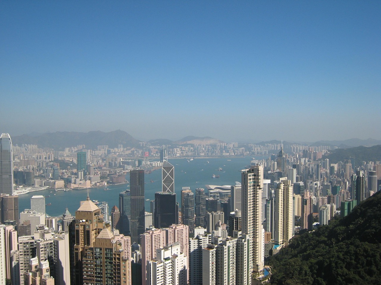 China’s first green bonds in Hong Kong raise $886 million