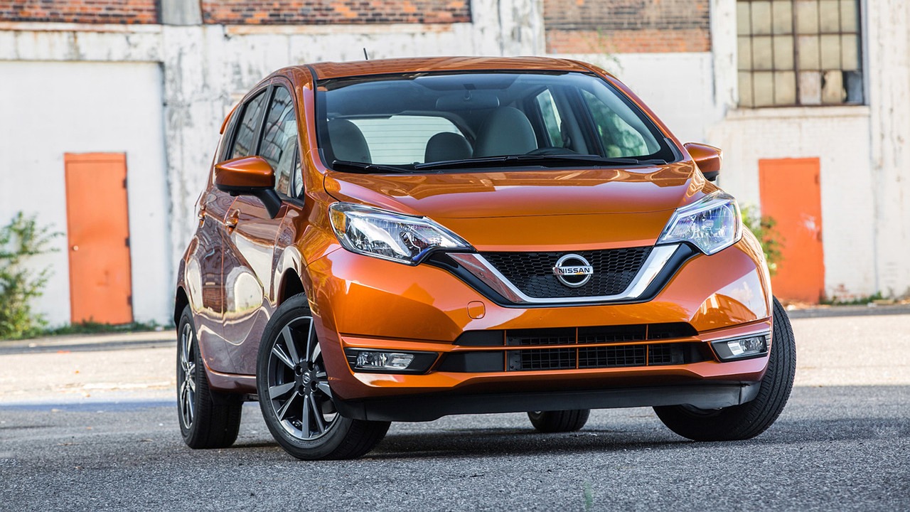 Nissan Unveils New Version of Leaf Model
