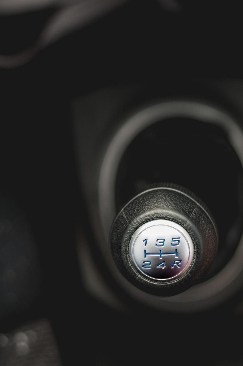 Italian supercar revives V8 with manual shift