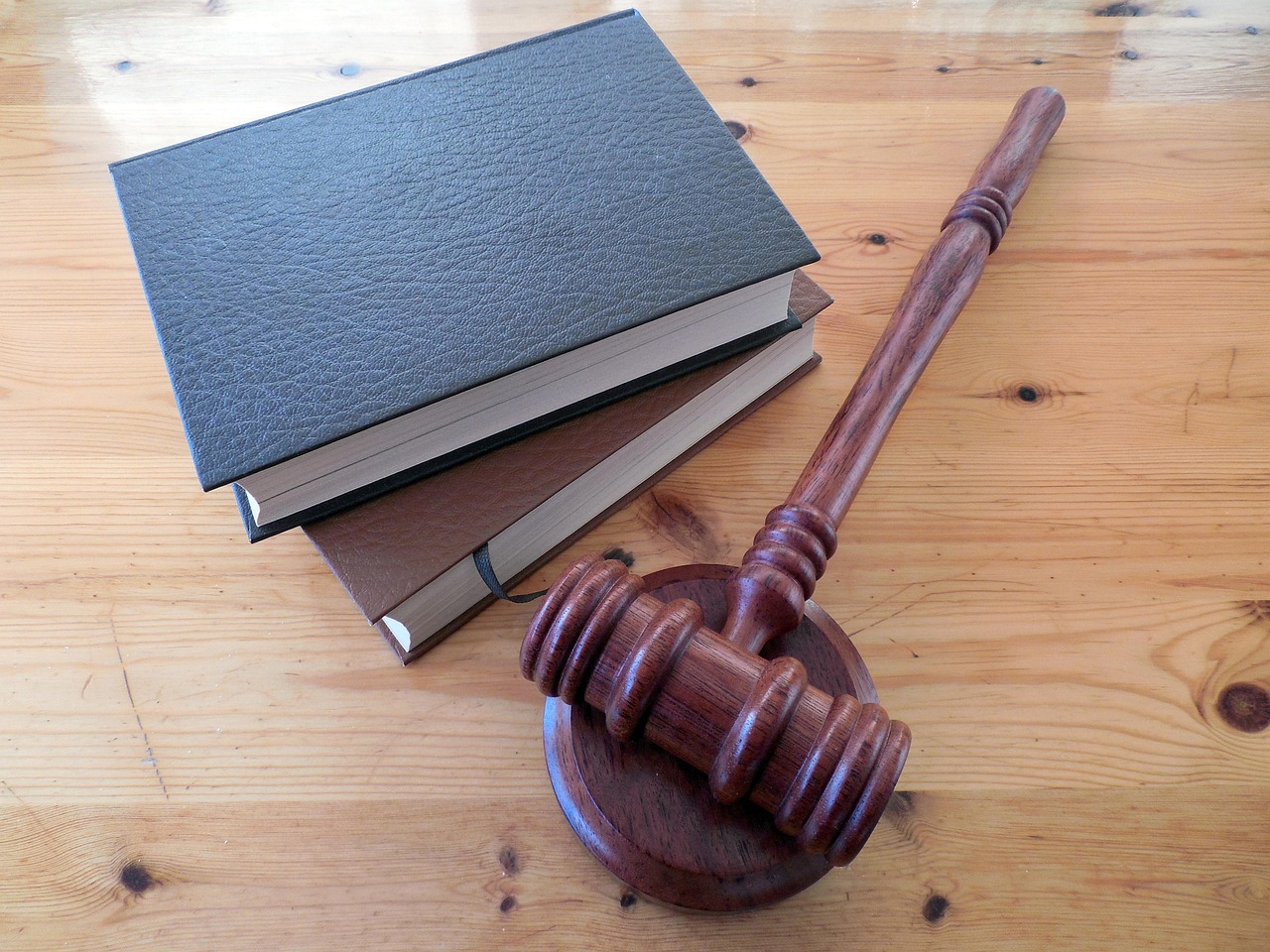 How to Choose the Best Law Firm for Your Needs
