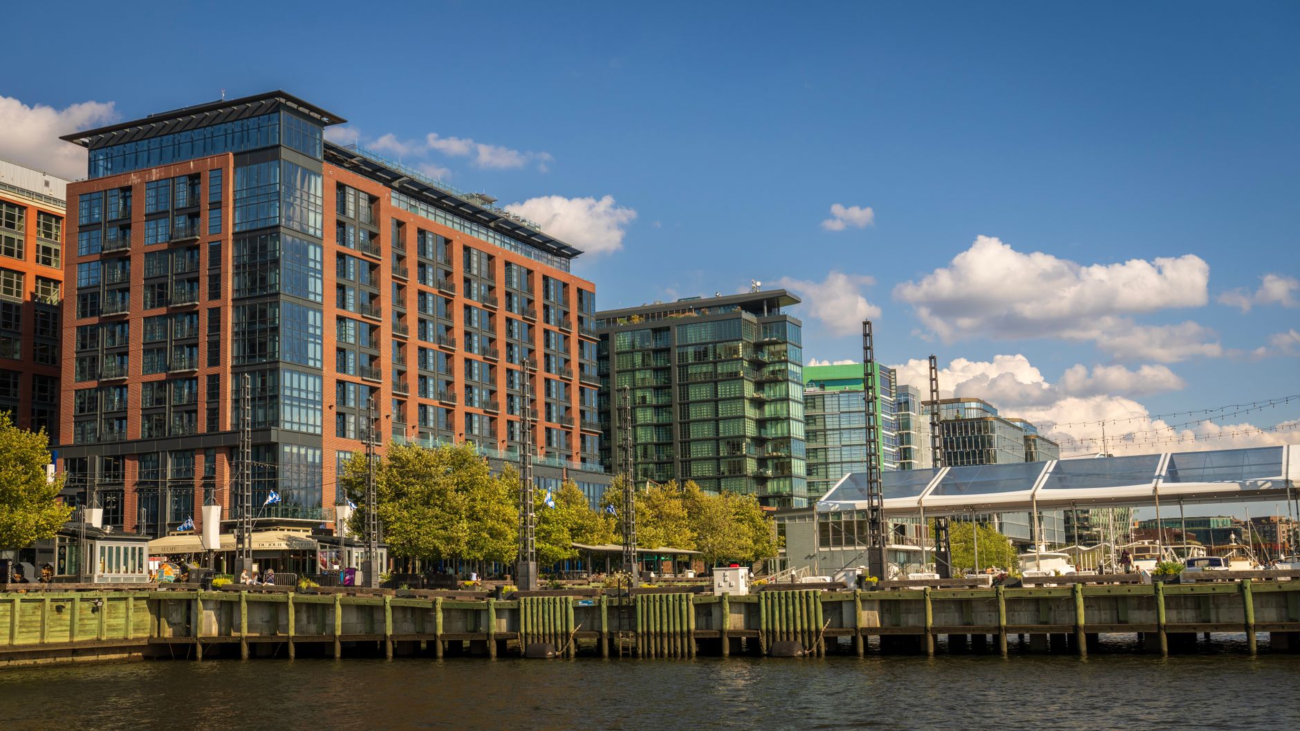 The Benefits of Leasing New Luxury Apartments in Commercial Properties