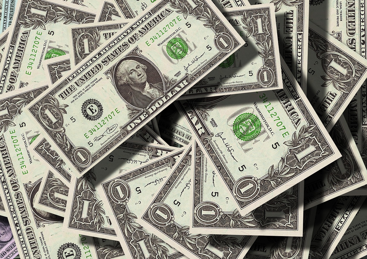 Oil Price Falls to 72 Dollars