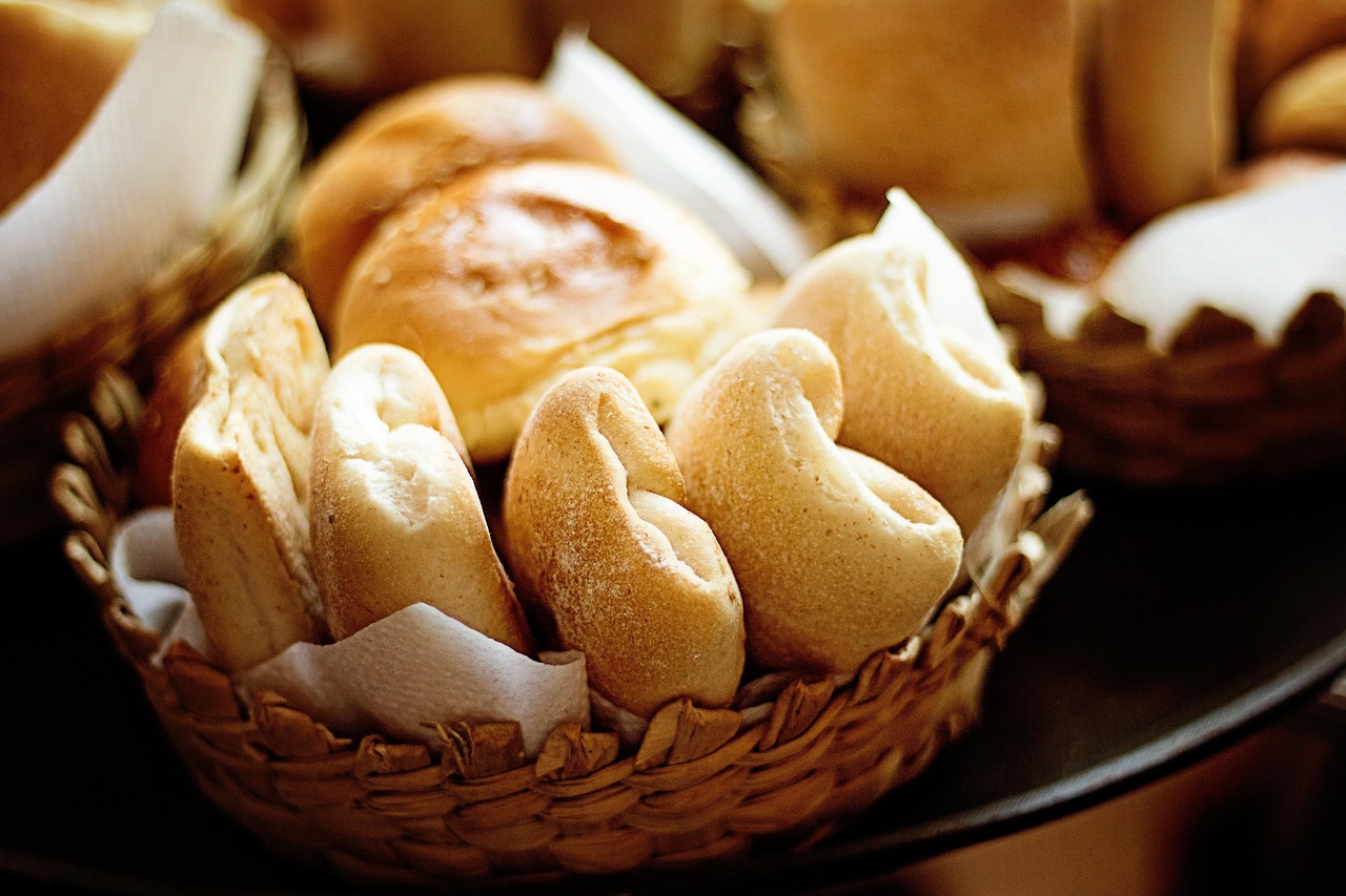 The Pros and Cons of Baking with a Bread Machine