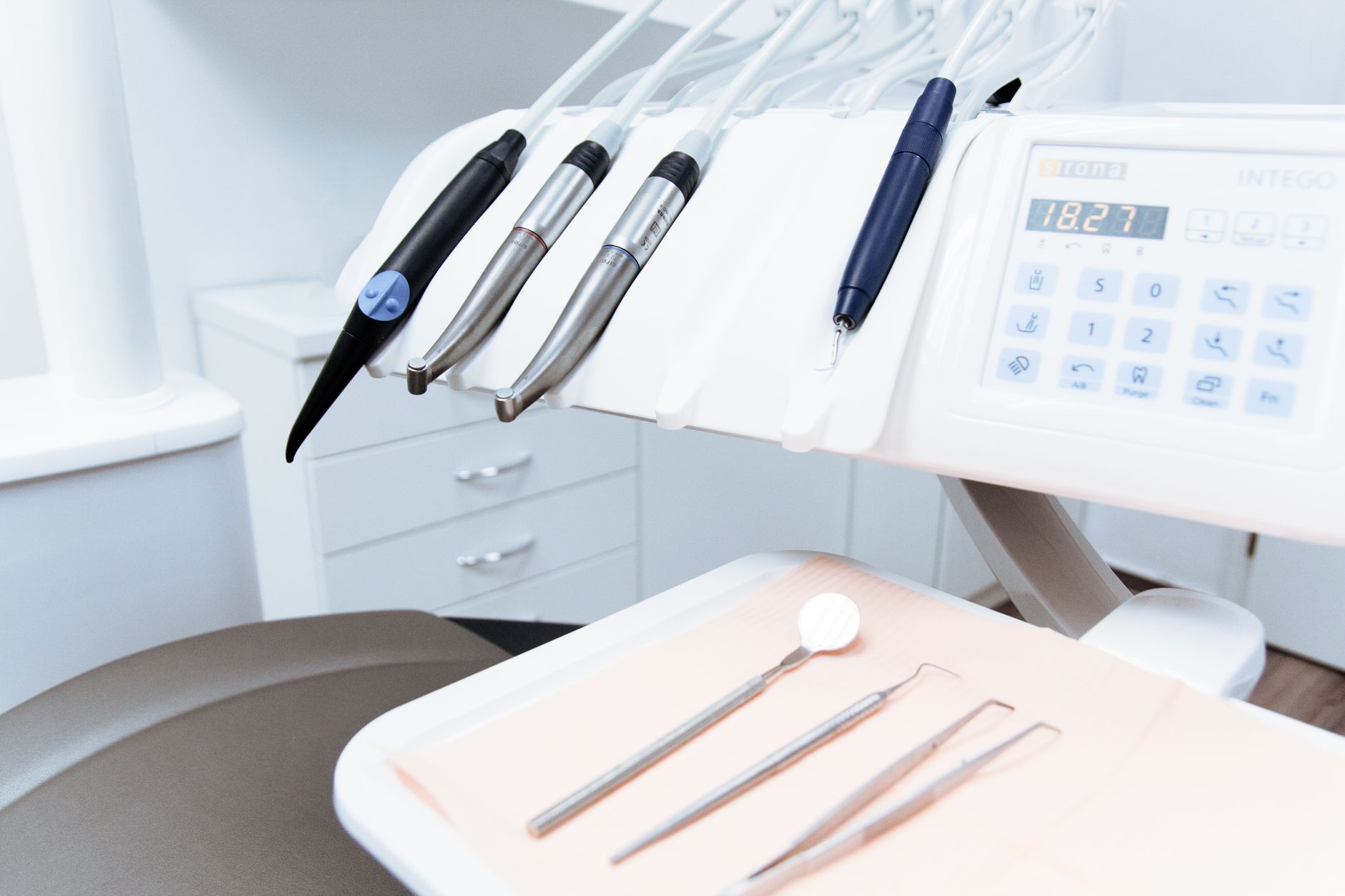 Iqaluit Dental Clinic Explains the Procedures Dentists Use to Whiten Your Yellow Teeth