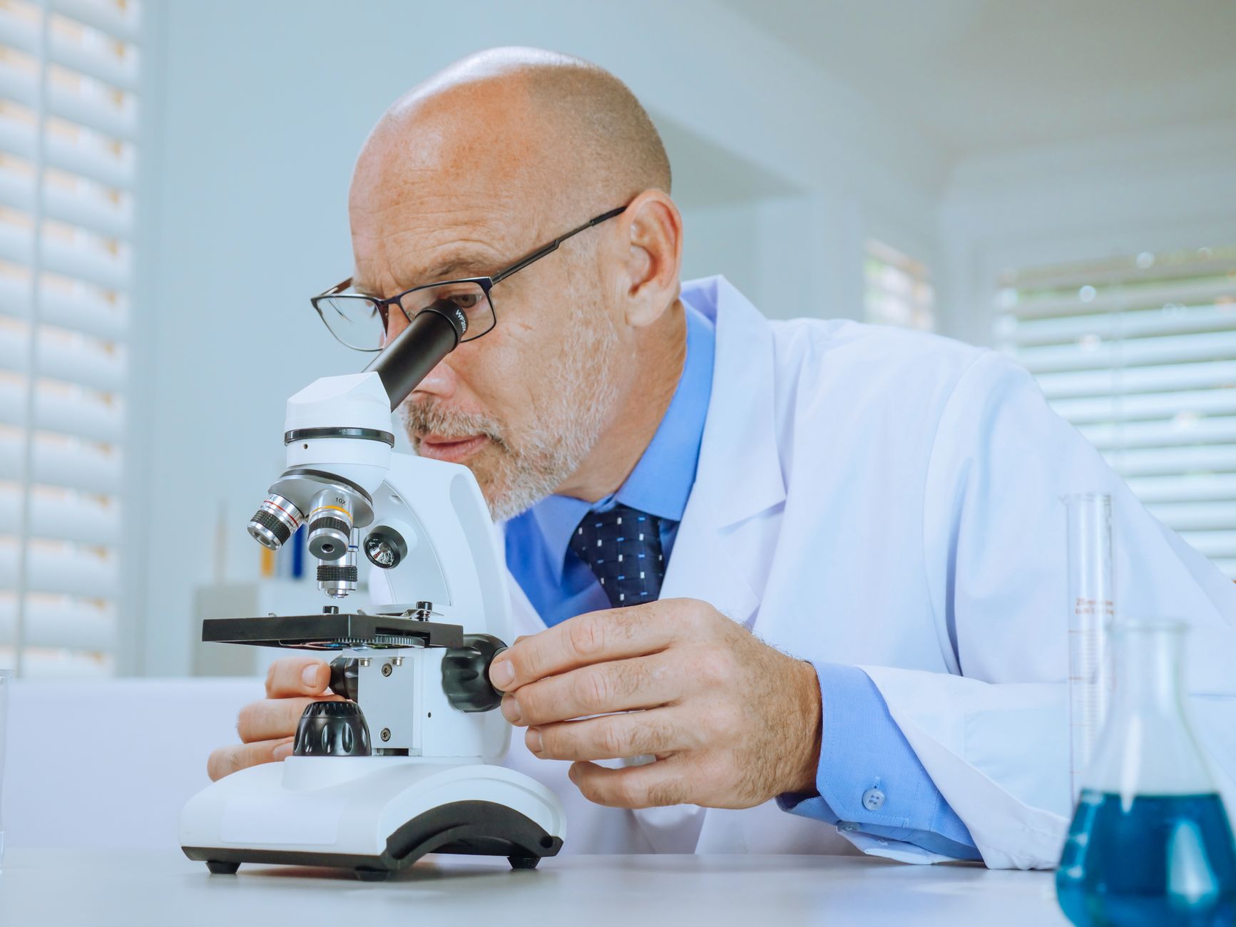 Examining the Effectiveness of Holistic Medicine Through a Specialist’s Lens