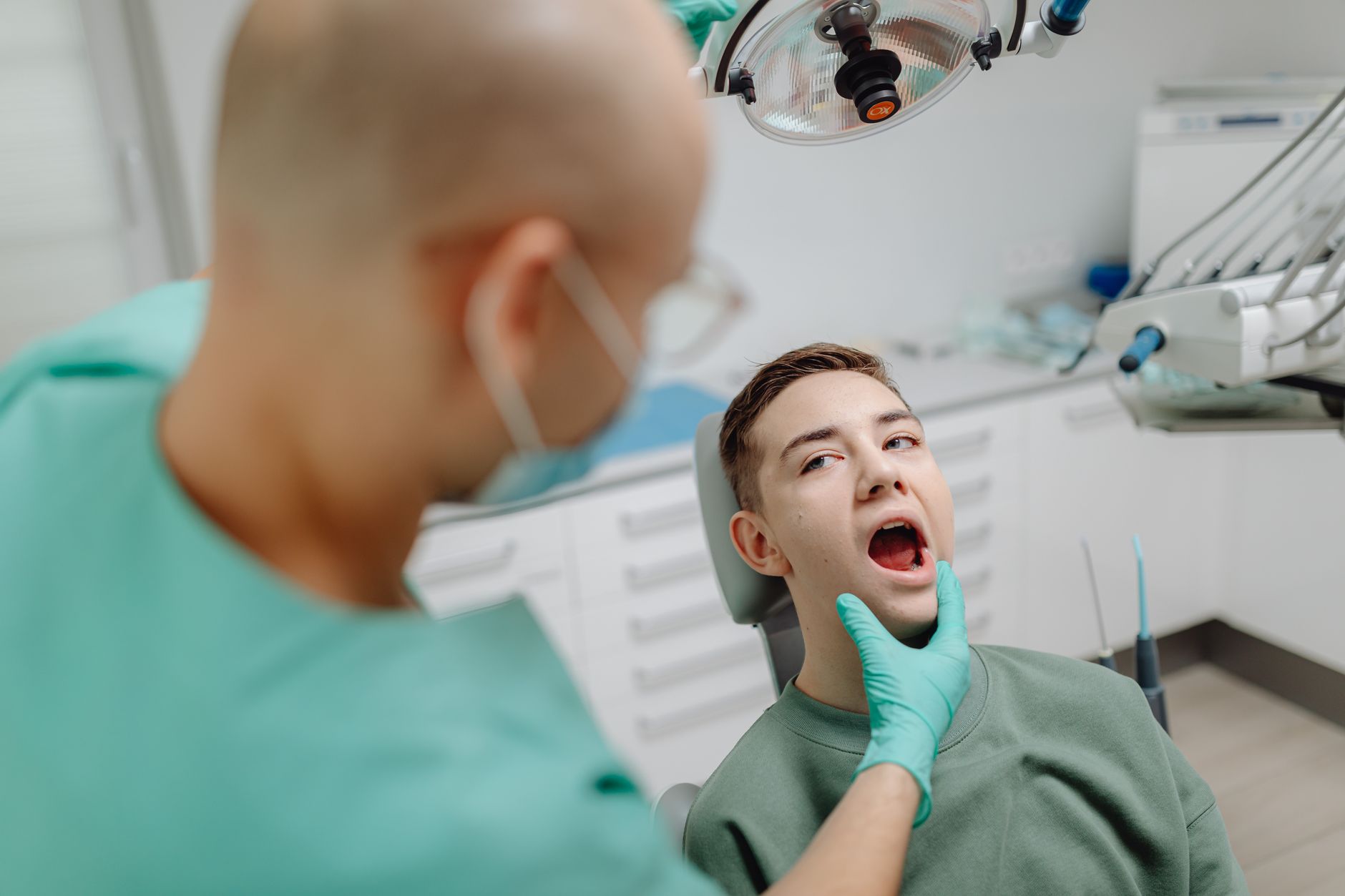 Pericoronitis: Understanding the Causes, Symptoms, and Treatment Options
