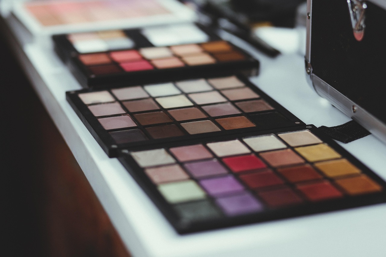 Why Should You Include a Charcoal Mask in Your Makeup Kit?