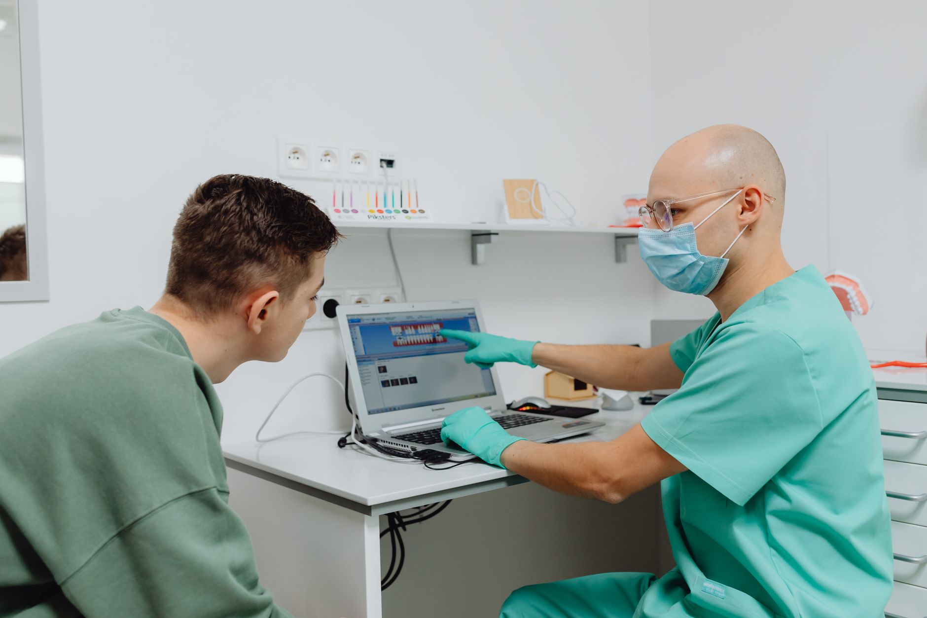 How to Address Dental Health Challenges in the Digital Age?
