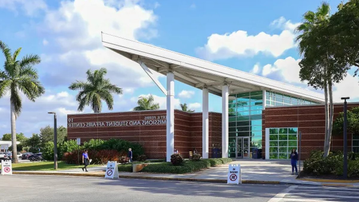 Broward College trustees ordered to delay vote on firing president - broward college president