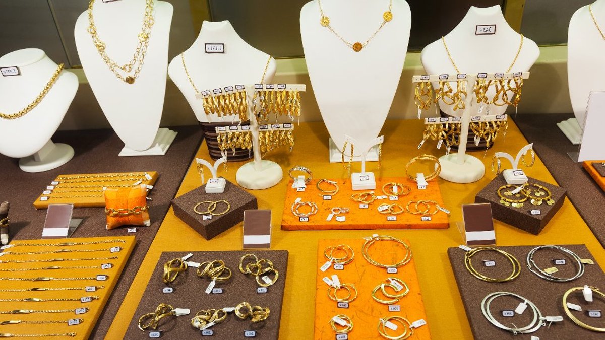 Gold Prices Pause After Rs 8120 Surge - gold prices