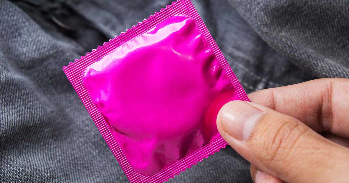 Penyebab kondom bocor atau rusak saat sedang berhubungan seks