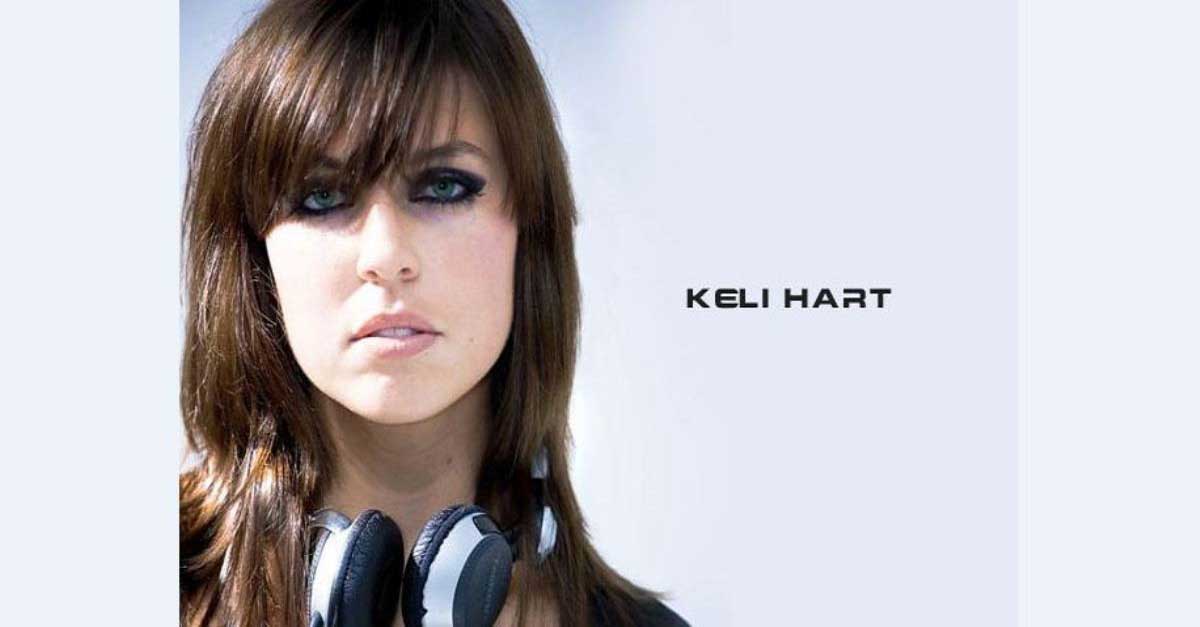 DJ Keli Hart Perempuan Gothic Dengan Dandanan Seksi