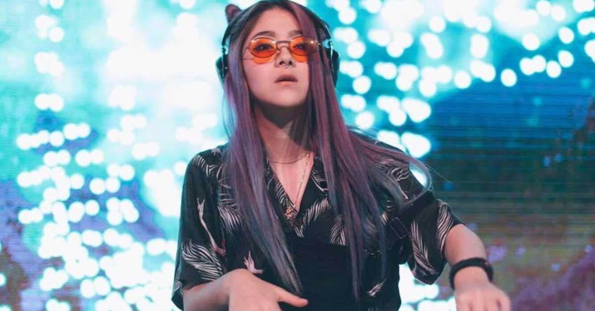 DJ RayRay Entertainer Cantik Se-Asia