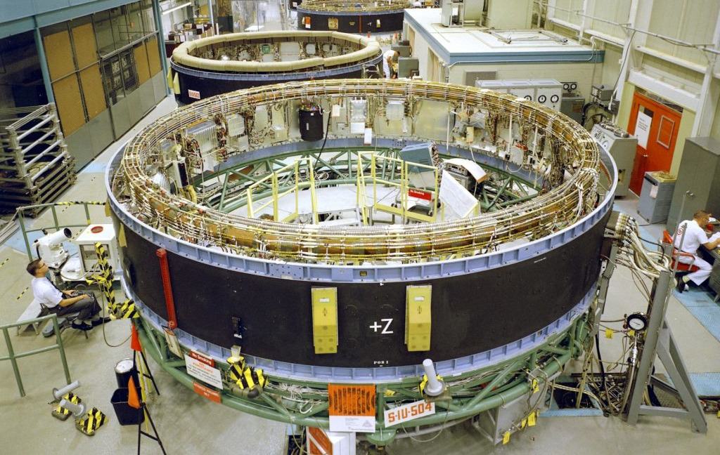 Fotografia de la unidad de instrumentos del saturno V.