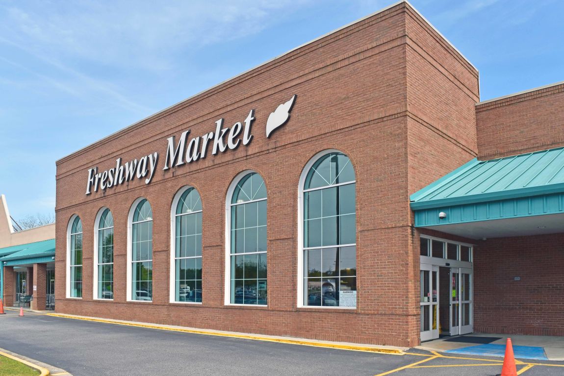 Freshway Market Center Retail investment sale in Byron, SRS