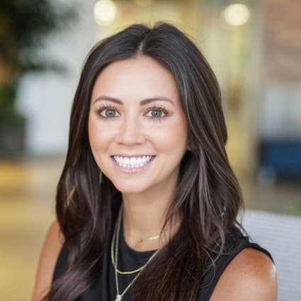 Shannon Johnston headshot