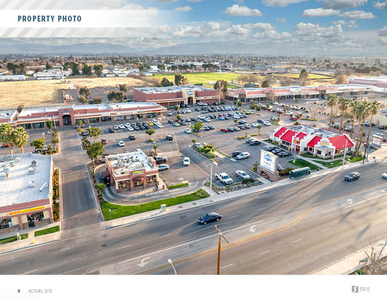 Palmdale CA - Town Square East Plaza3.jpg
