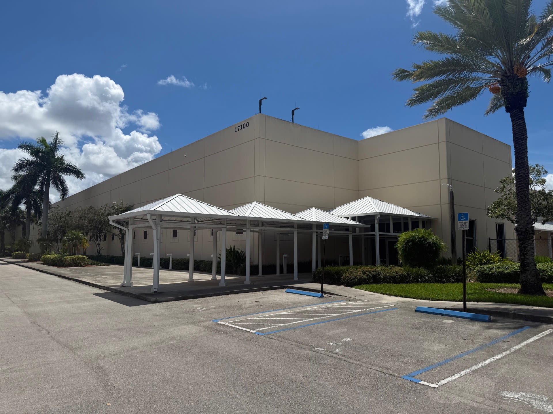 17100 NW 59th Ave (Entrance)