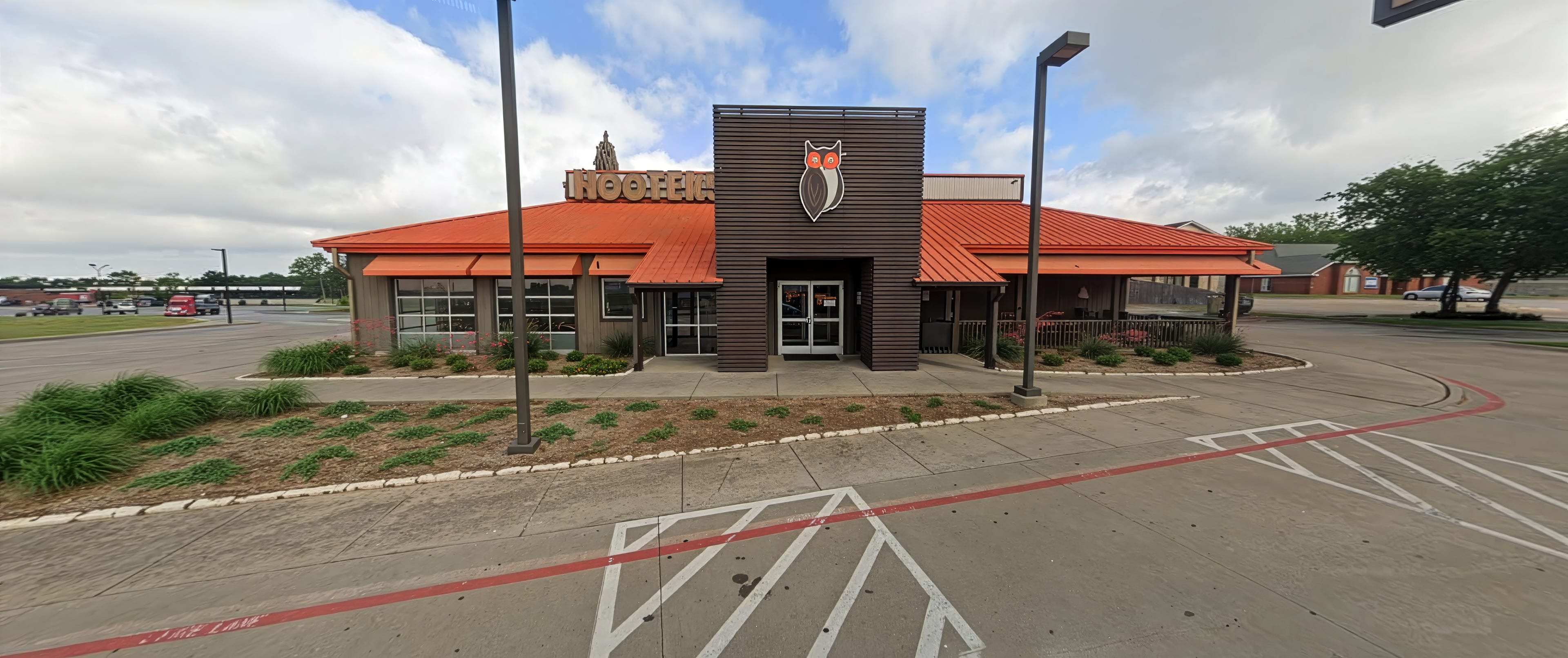 3921 JAckKultgen Fwy WacoTX Hooters_front.png