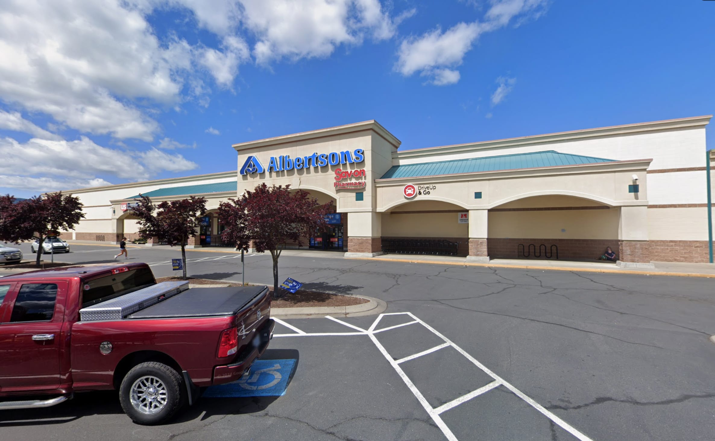2390 W Main St, Medford, OR 97501