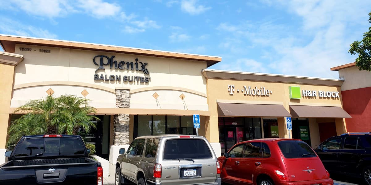 EndCap at Seal Beach Village Retail for lease in Seal Beach