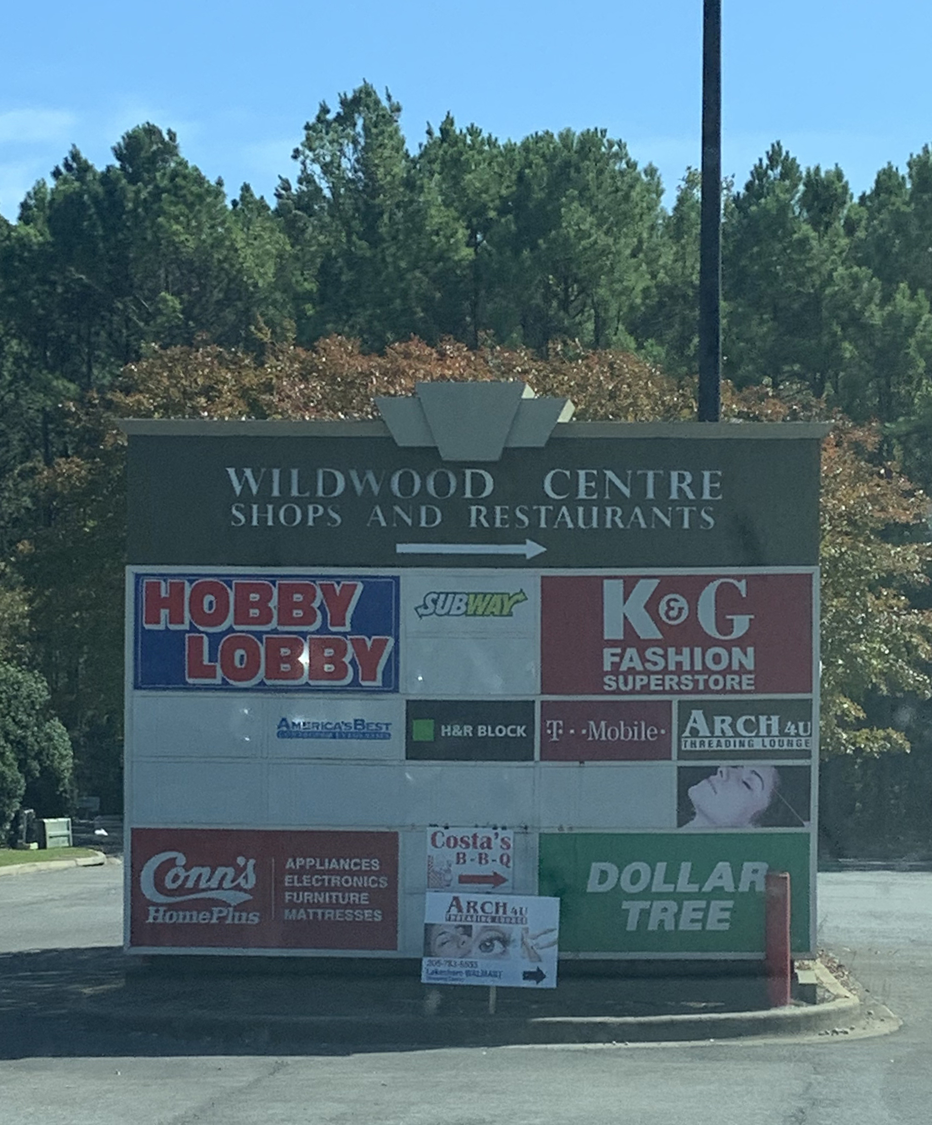 Wildwood Centre - Pylon Signage