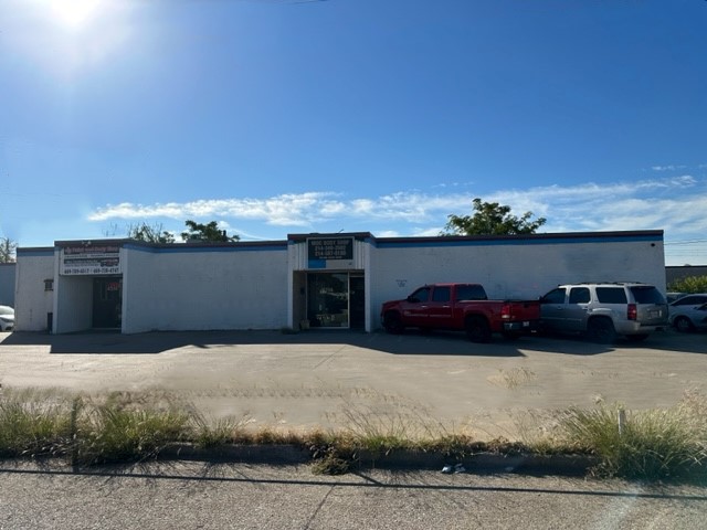 Exterior 1A.jpg