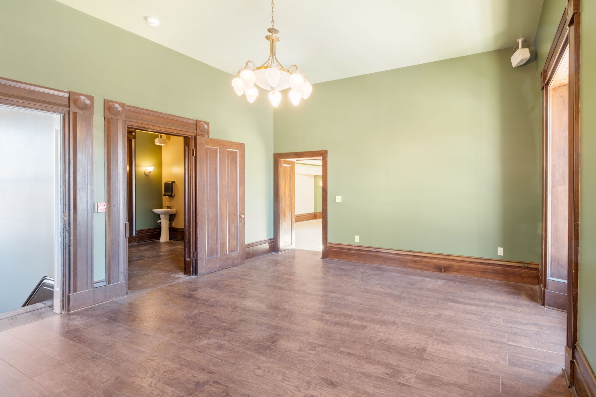 203 E Main St-26.jpg