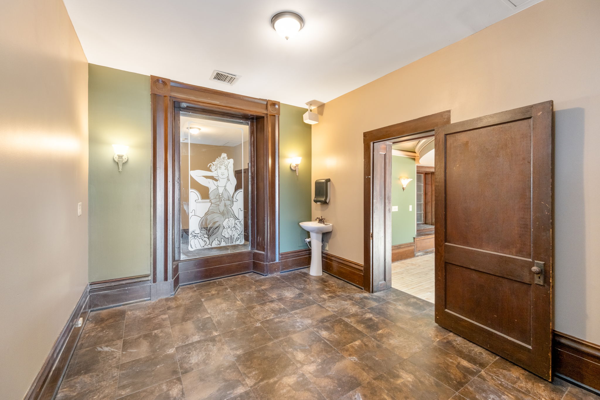 203 E Main St-27.jpg