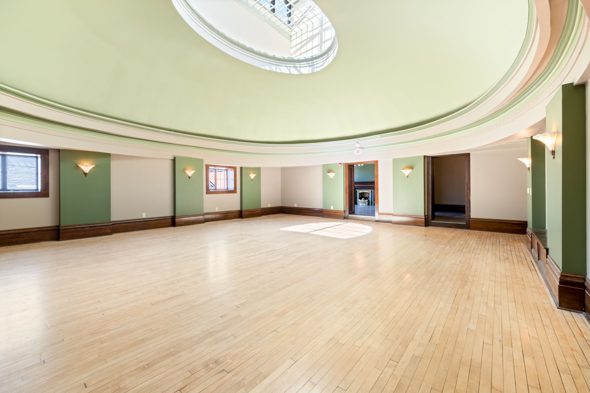 203 E Main St-33.jpg