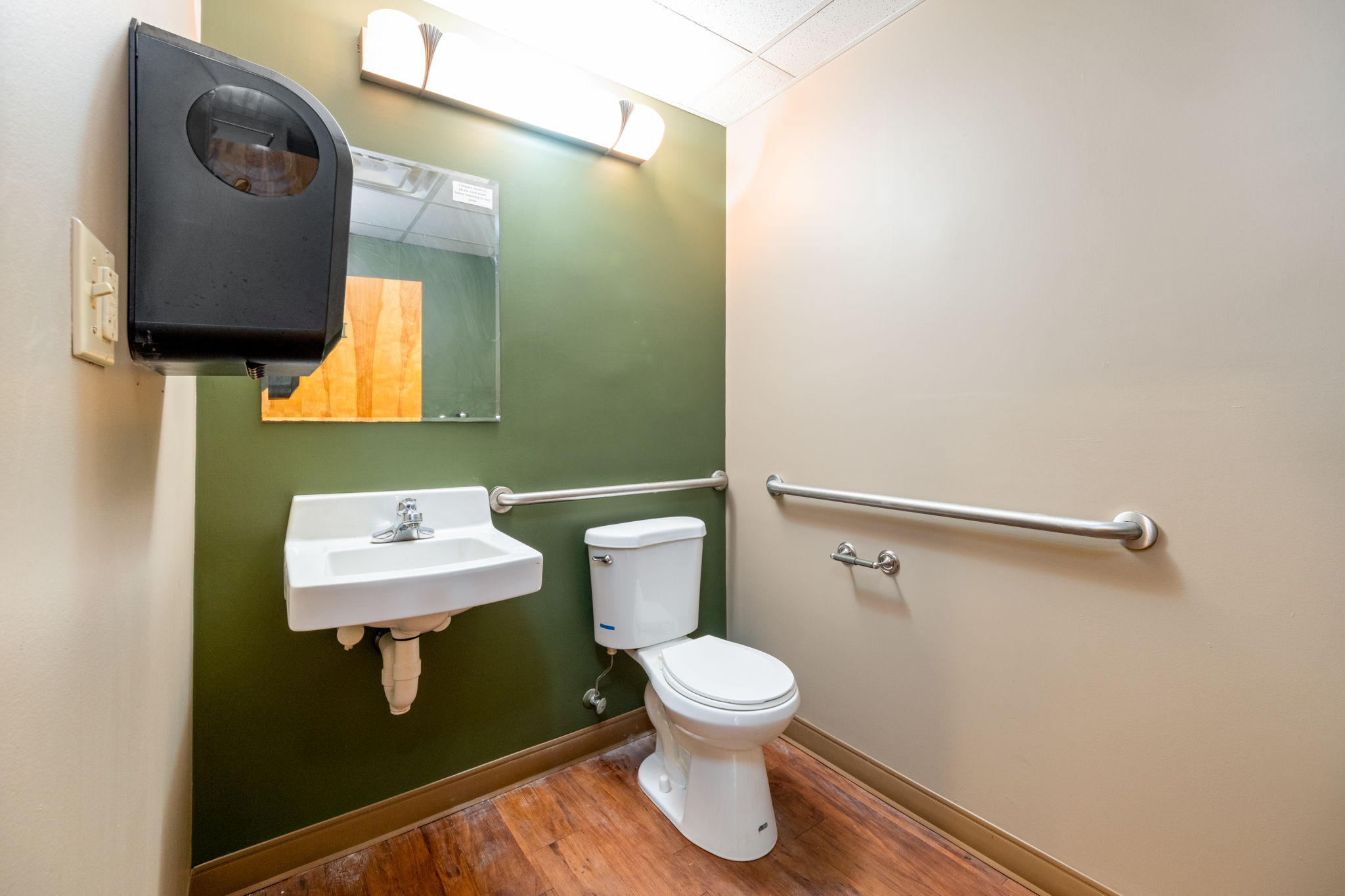 203 E Main St-35.jpg