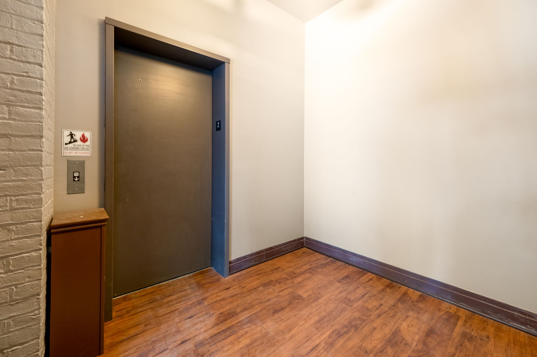 203 E Main St-36.jpg