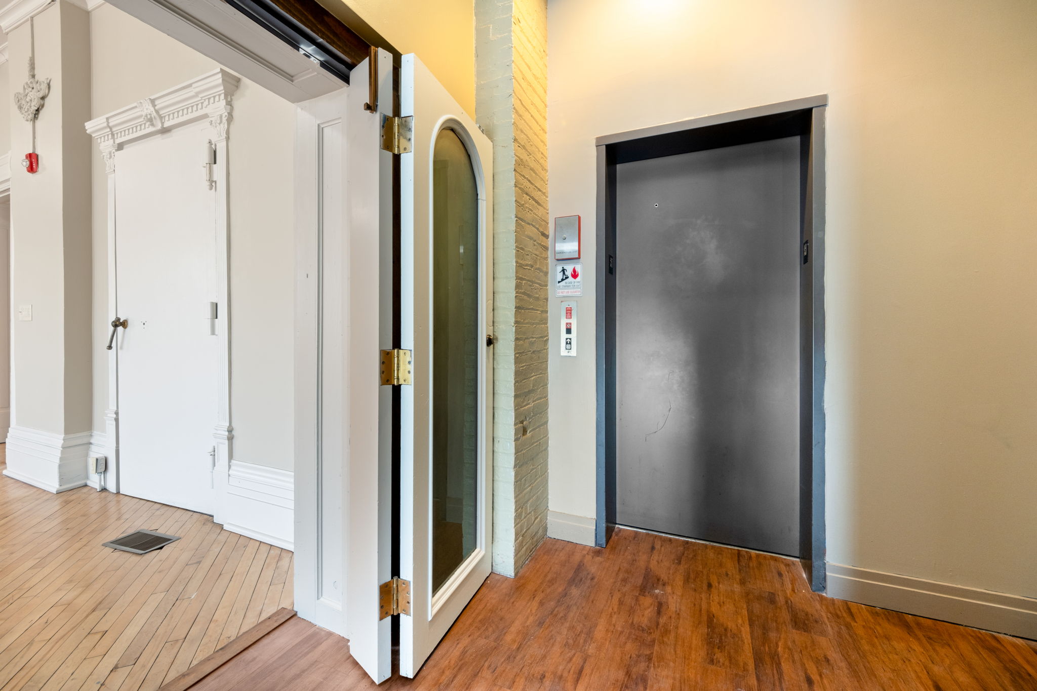 203 E Main St-38.jpg