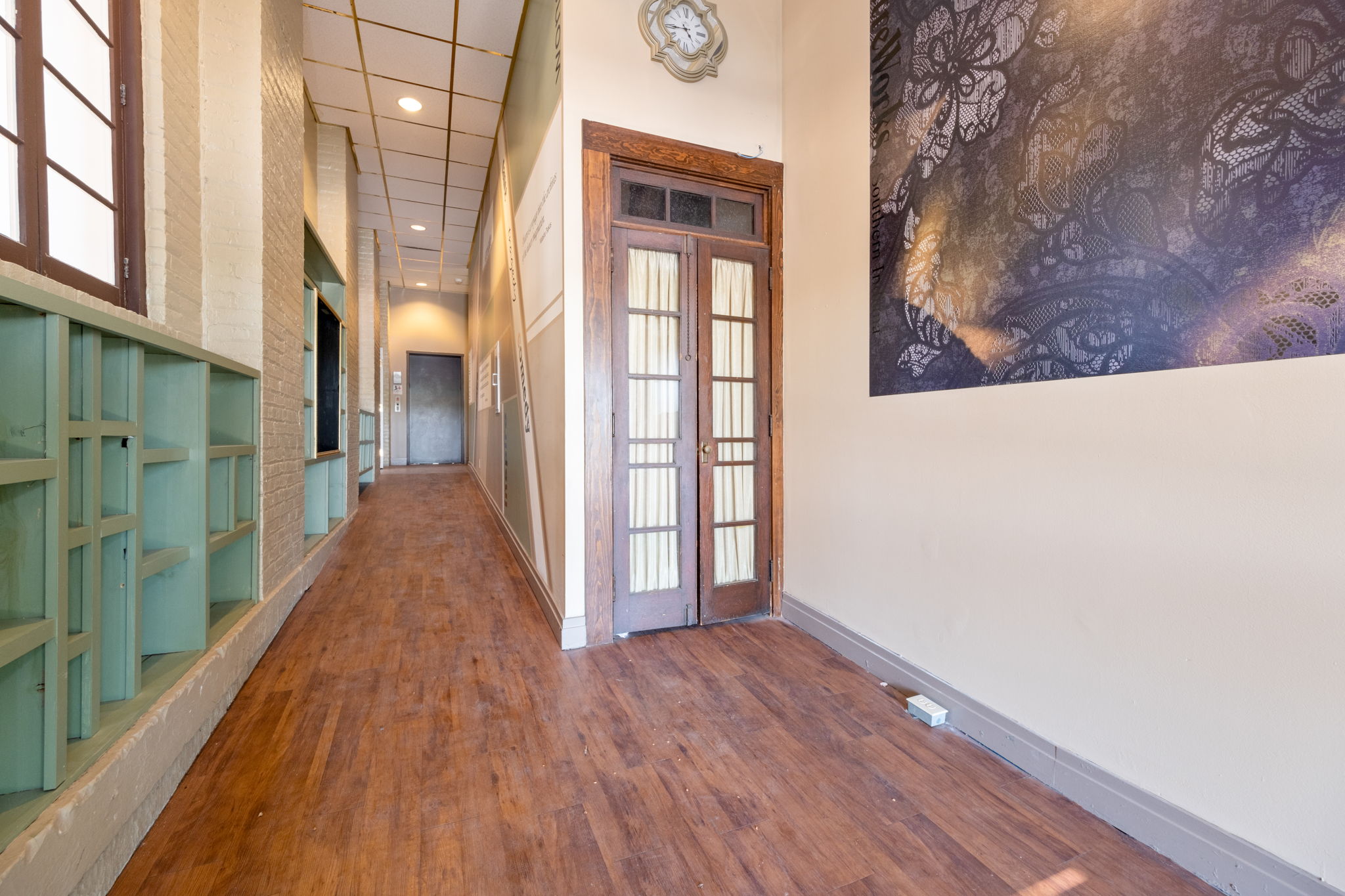 203 E Main St-40.jpg