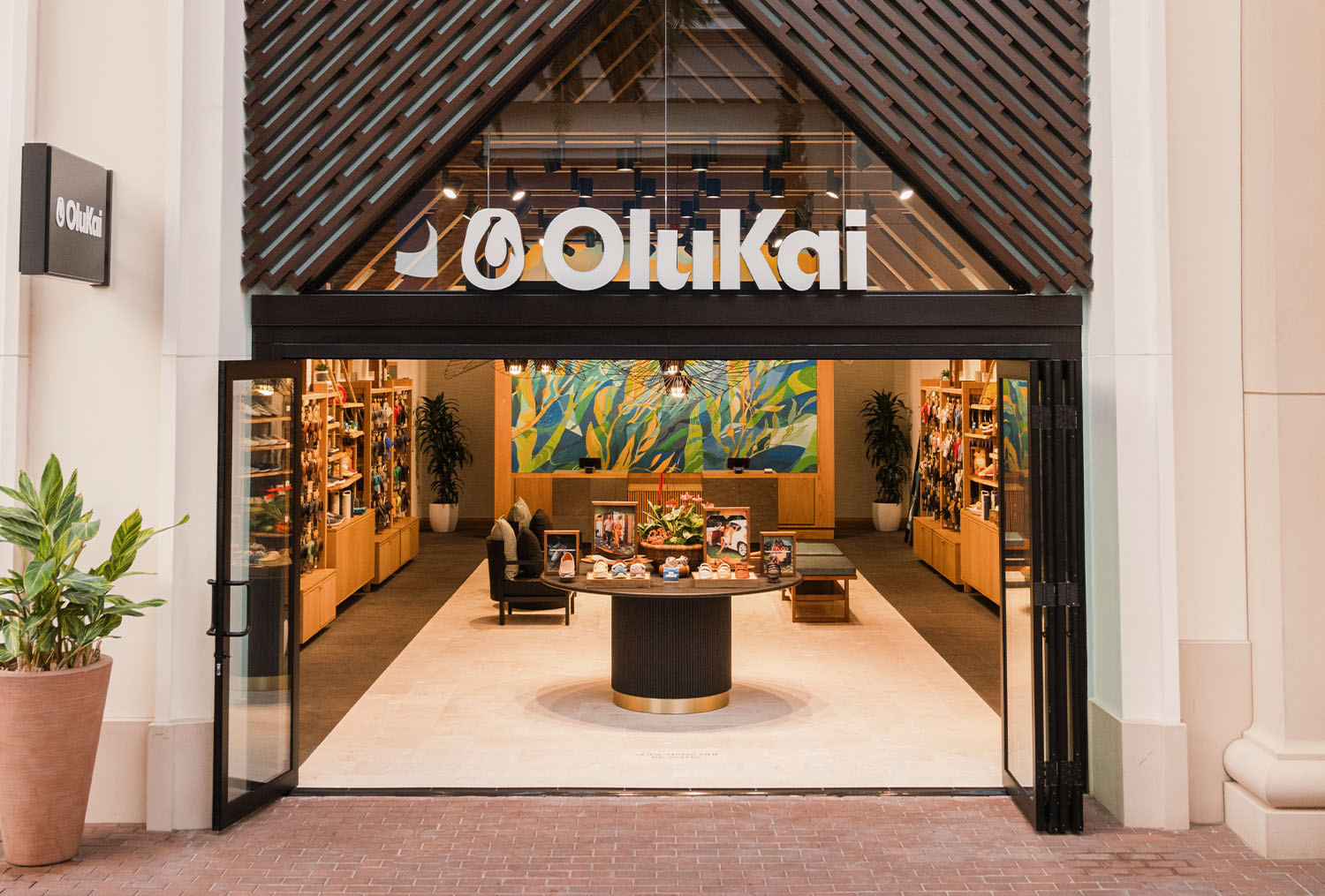 OluKai