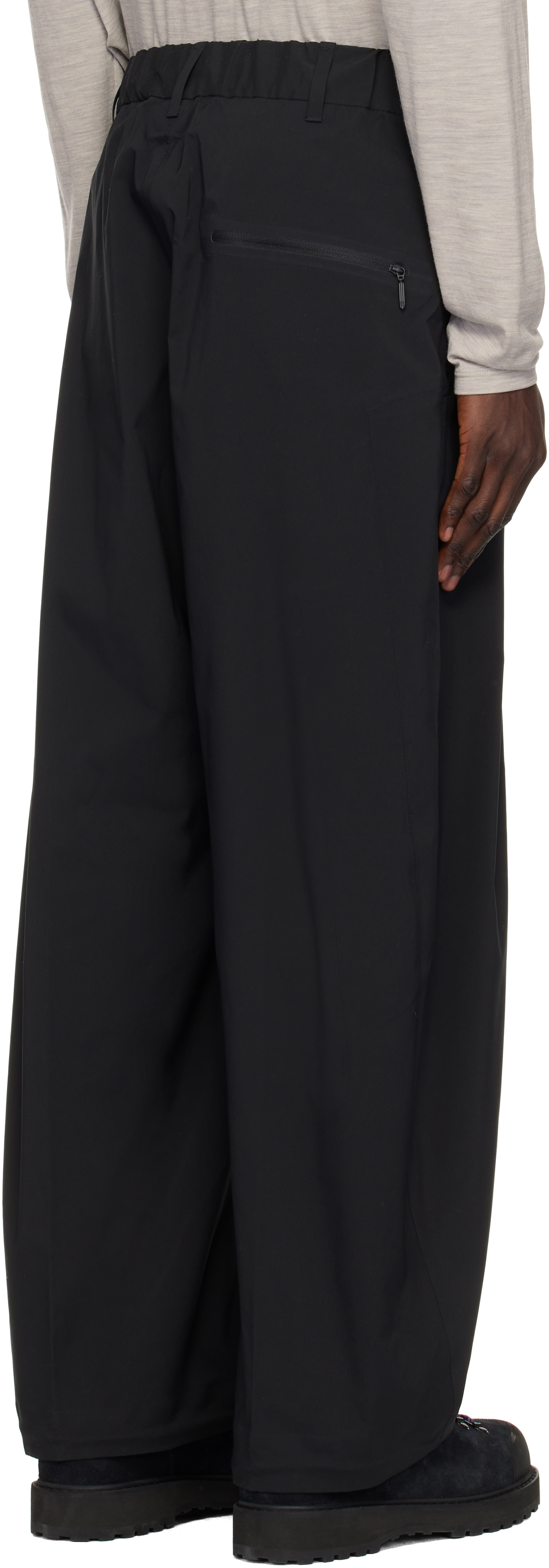 Descente ALLTERRAIN Black Primeflex Wide Cargo Pants Descente ALLTERRAIN Black Primeflex Wide Cargo Pants