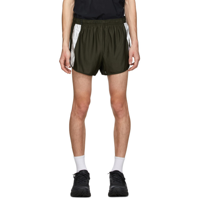 SATISFY SATISFY KHAKI SHORT DISTANCE 2.5 INCHES SHORTS