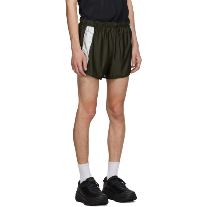 SATISFY SATISFY KHAKI SHORT DISTANCE 2.5 INCHES SHORTS