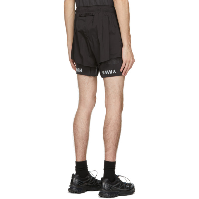 SATISFY SATISFY BLACK SHORT DISTANCE 8 INCHES SHORTS