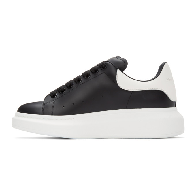 ALEXANDER MCQUEEN ALEXANDER MCQUEEN BLACK AND WHITE OVERSIZED SNEAKERS