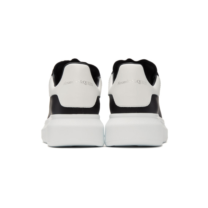 ALEXANDER MCQUEEN ALEXANDER MCQUEEN BLACK AND WHITE OVERSIZED SNEAKERS