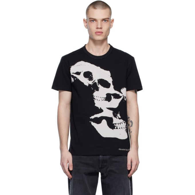 Click to view more detailed imagery on our partner's website Alexander Mcqueen Skulls Printed Cotton Jersey T-shirt In Nero
