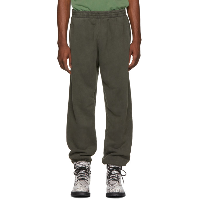 Men S 秋冬 大人のカーキ オリーブ色パンツ 普通にかっこよく着こなすには Styling Widget Men S 秋冬 大人のカーキ オリーブ色パンツ 普通にかっこよく着こなすには Styling Widget