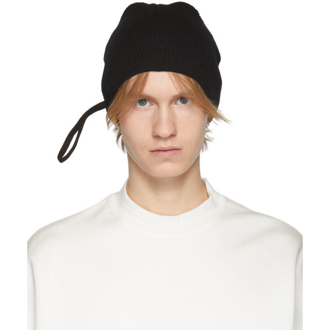 JULIUS JULIUS BLACK TIGHT TWIST BEANIE