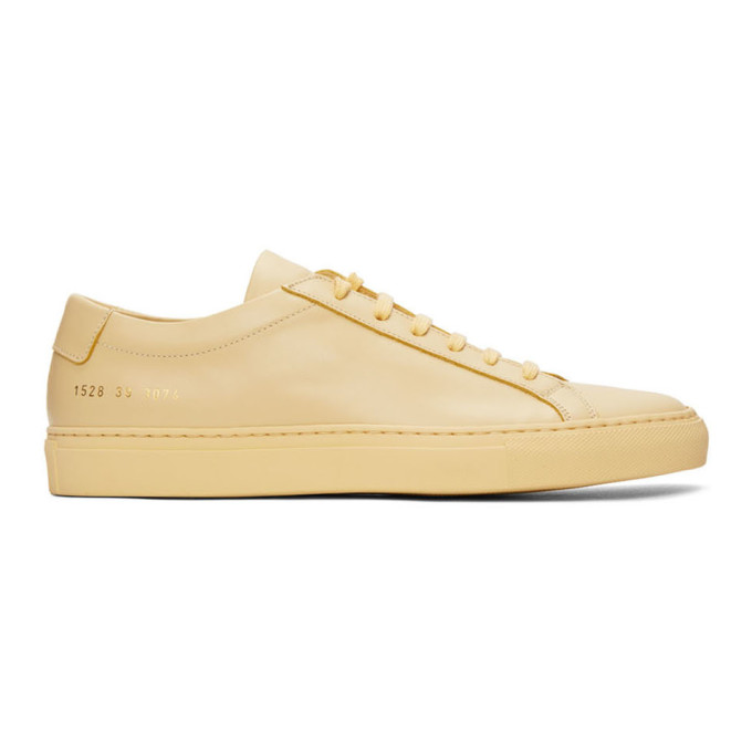 COMMON PROJECTS COMMON PROJECTS YELLOW ACHILLES LOW SNEAKERS