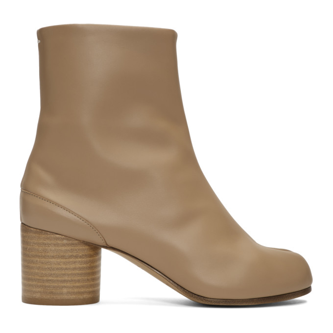 MAISON MARGIELA MAISON MARGIELA BEIGE MID HEEL TABI BOOTS