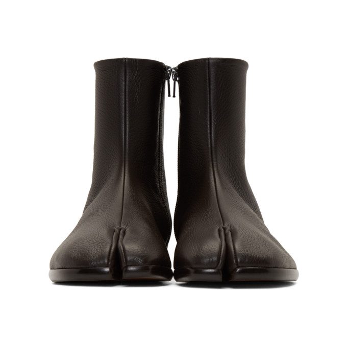 MAISON MARGIELA MAISON MARGIELA BROWN FLAT TABI BOOTS