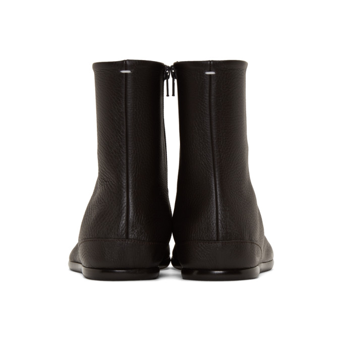 MAISON MARGIELA MAISON MARGIELA BROWN FLAT TABI BOOTS