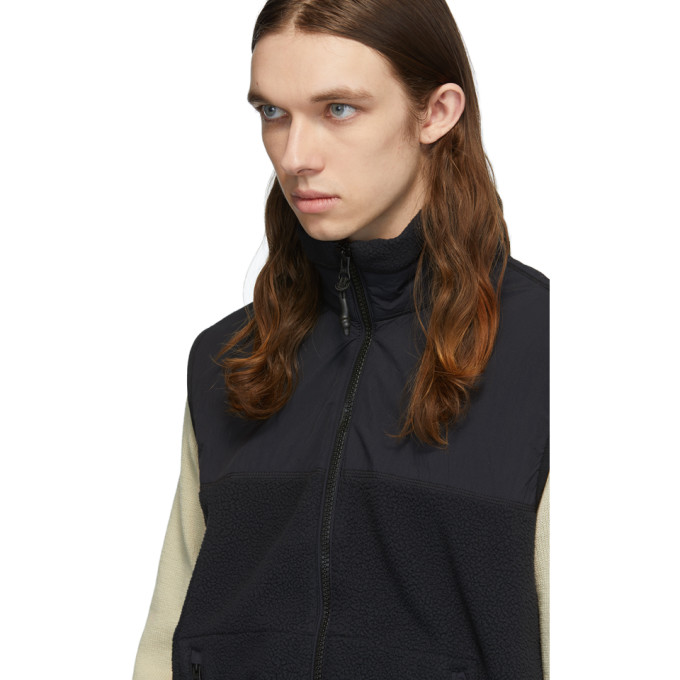 THE VERY WARM THE VERY WARM BLACK FLEECE ZIP VEST